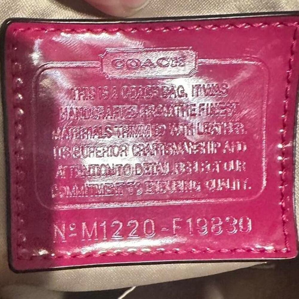 Coach Poppy F19830 Quilted Patent Y2K Coquette Barbiecore Chain Handle Slim Tot - Picture 2 of 11